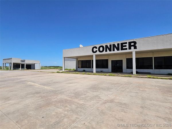 8940 Us Highway 81 Street SW, Waurika, OK 73573