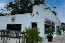 1813 Reynolds Avenue photo 4