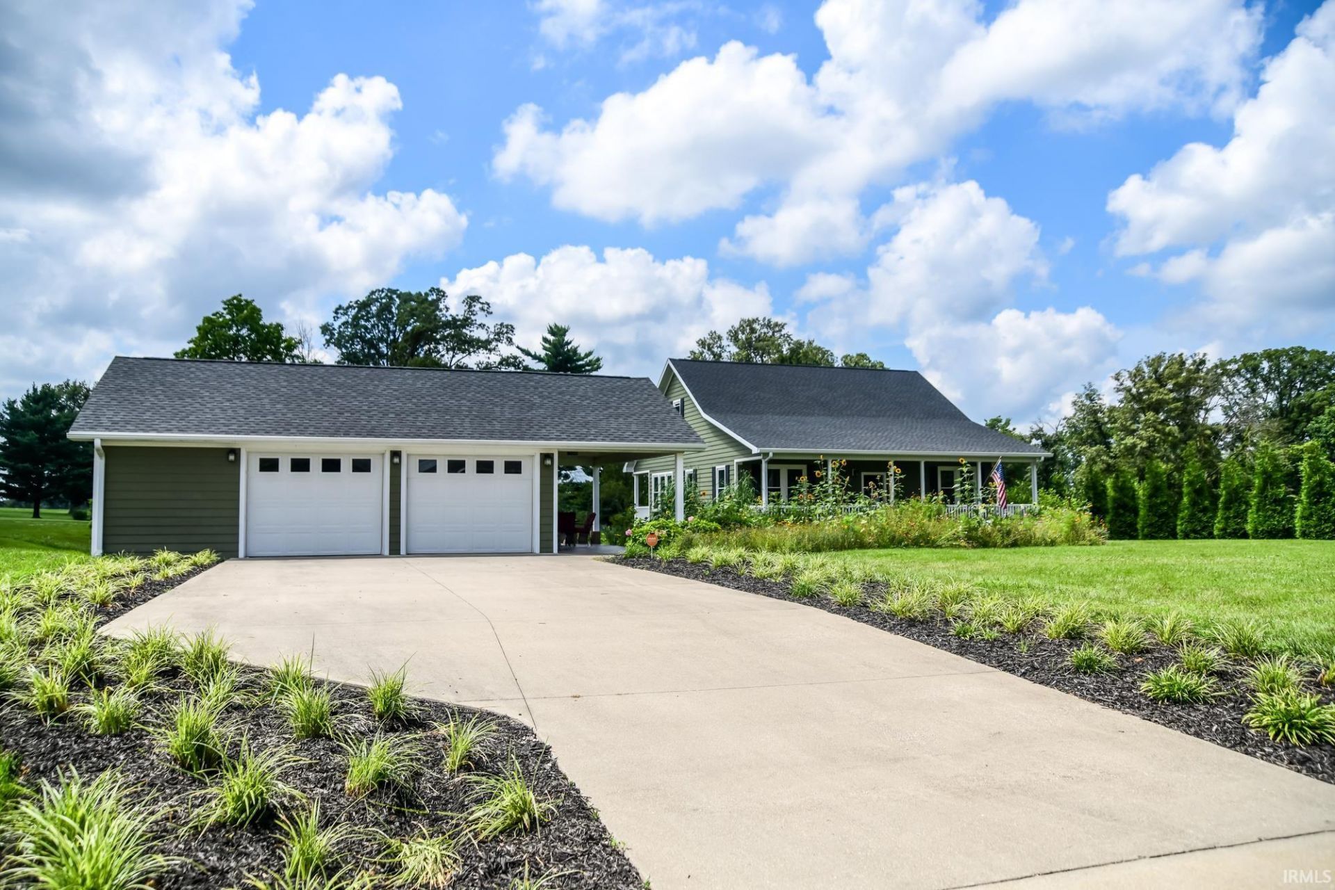 5753 N Golf Course Road, Bicknell, IN 47512 Main Photo
