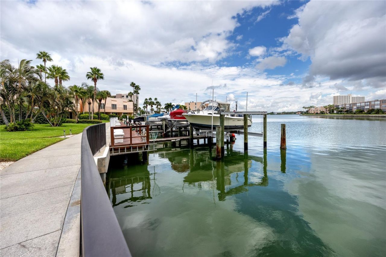 7300 Sun Island Drive S, Unit 706, South Pasadena, FL 33707 Photo