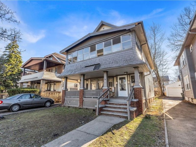 913 Helmsdale Road, Unit 3, Cleveland Heights, OH 44112 Photo 3