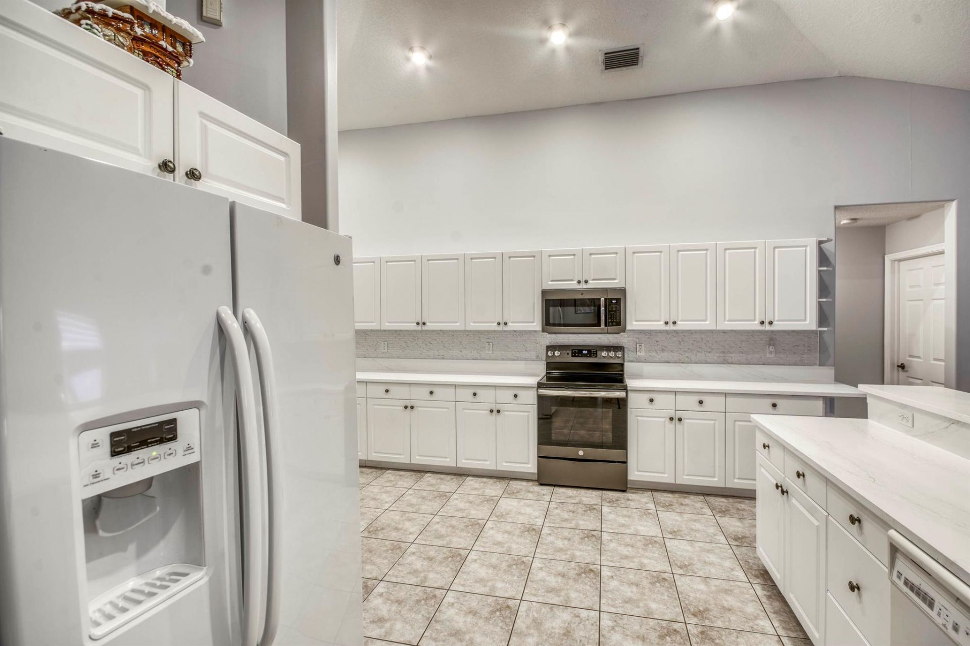 5681 Lago Del Sol Drive, Lake Worth, FL 33449 Photo