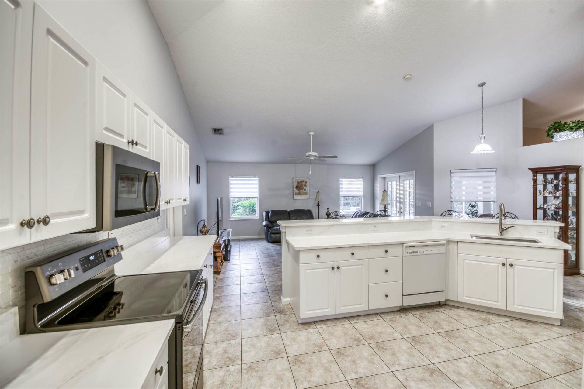 5681 Lago Del Sol Drive, Lake Worth, FL 33449 Photo