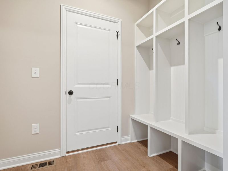 3692 Colts Reign Drive, Powell, OH 43065 Photo 9