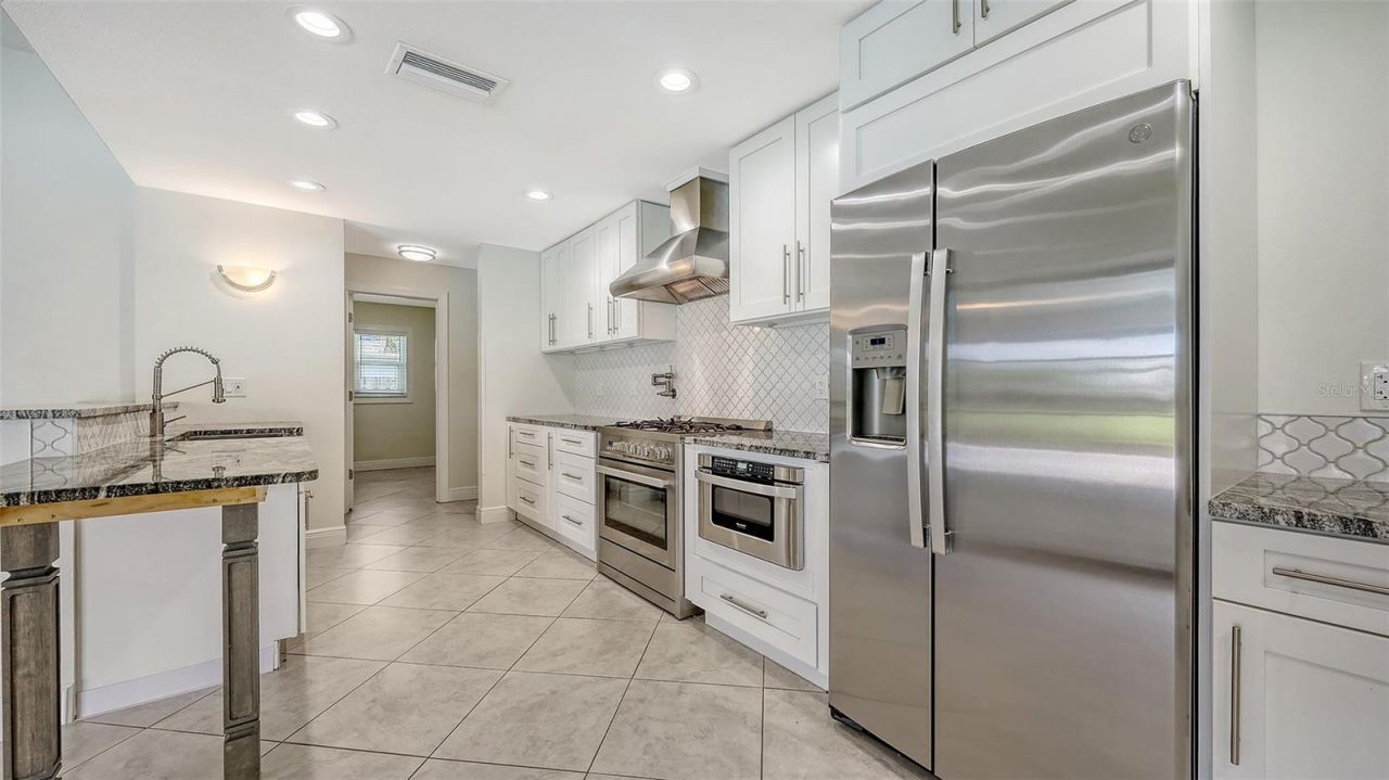 4830 Greywood Lane, Sarasota, FL 34235 Photo