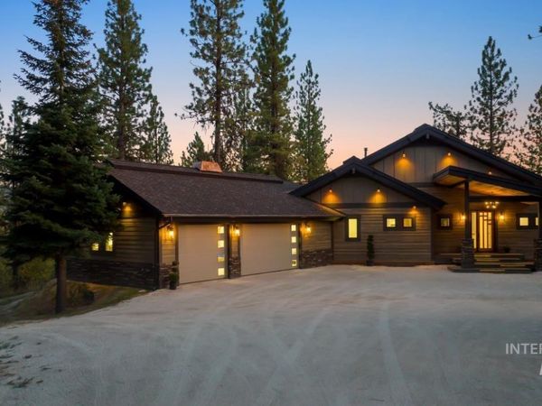 17 Madelyn Ct, Garden Valley, ID 83622