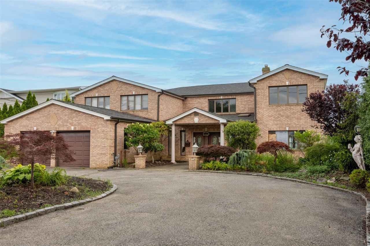 53 Clearwater Avenue, Massapequa, NY 11758 Main Photo