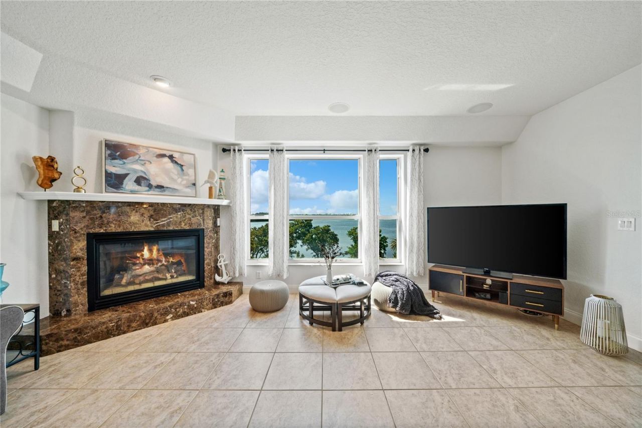 1661 Sea Breeze Drive, Tarpon Springs, FL 34689 Photo