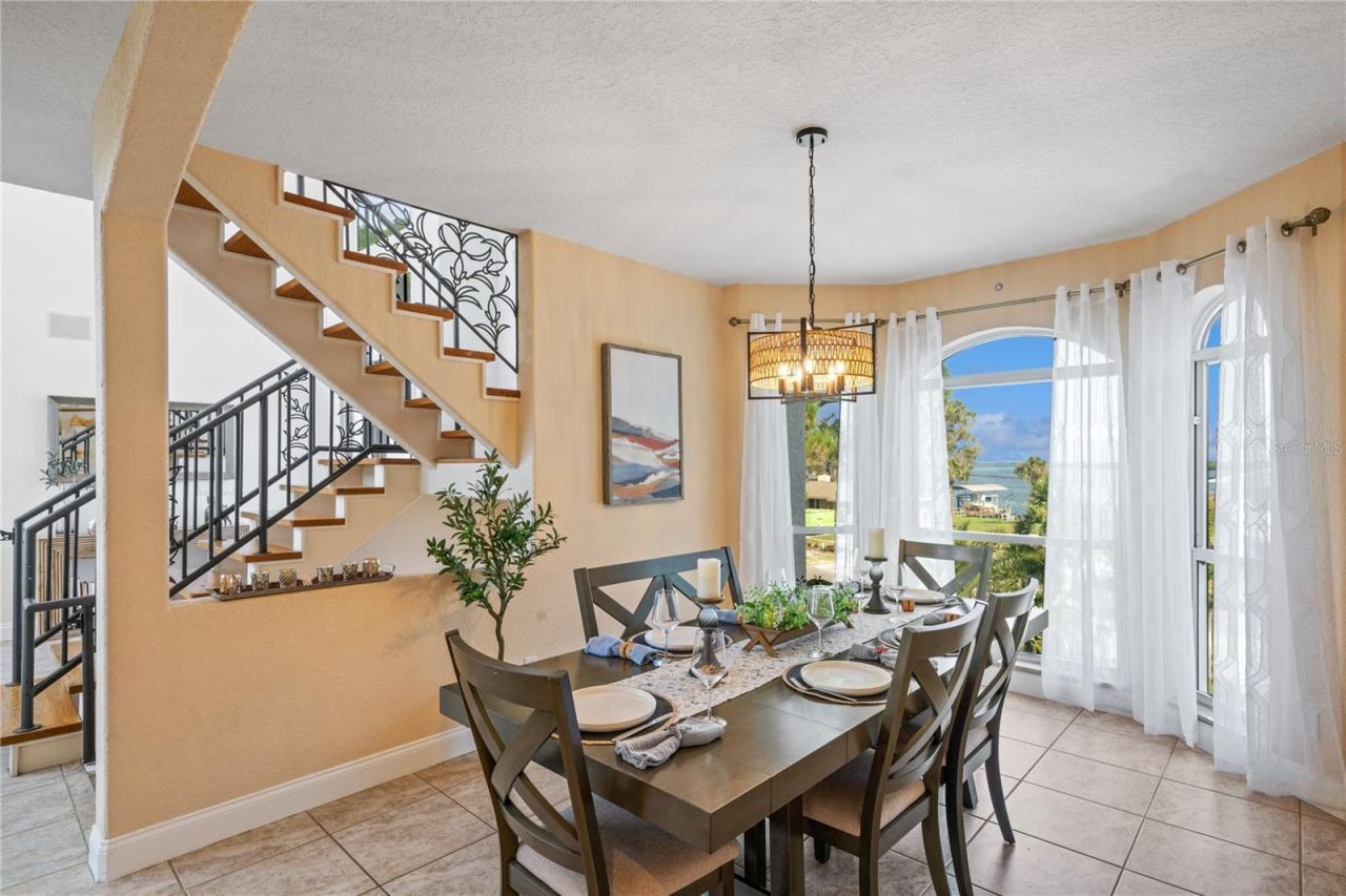 1661 Sea Breeze Drive, Tarpon Springs, FL 34689 Photo