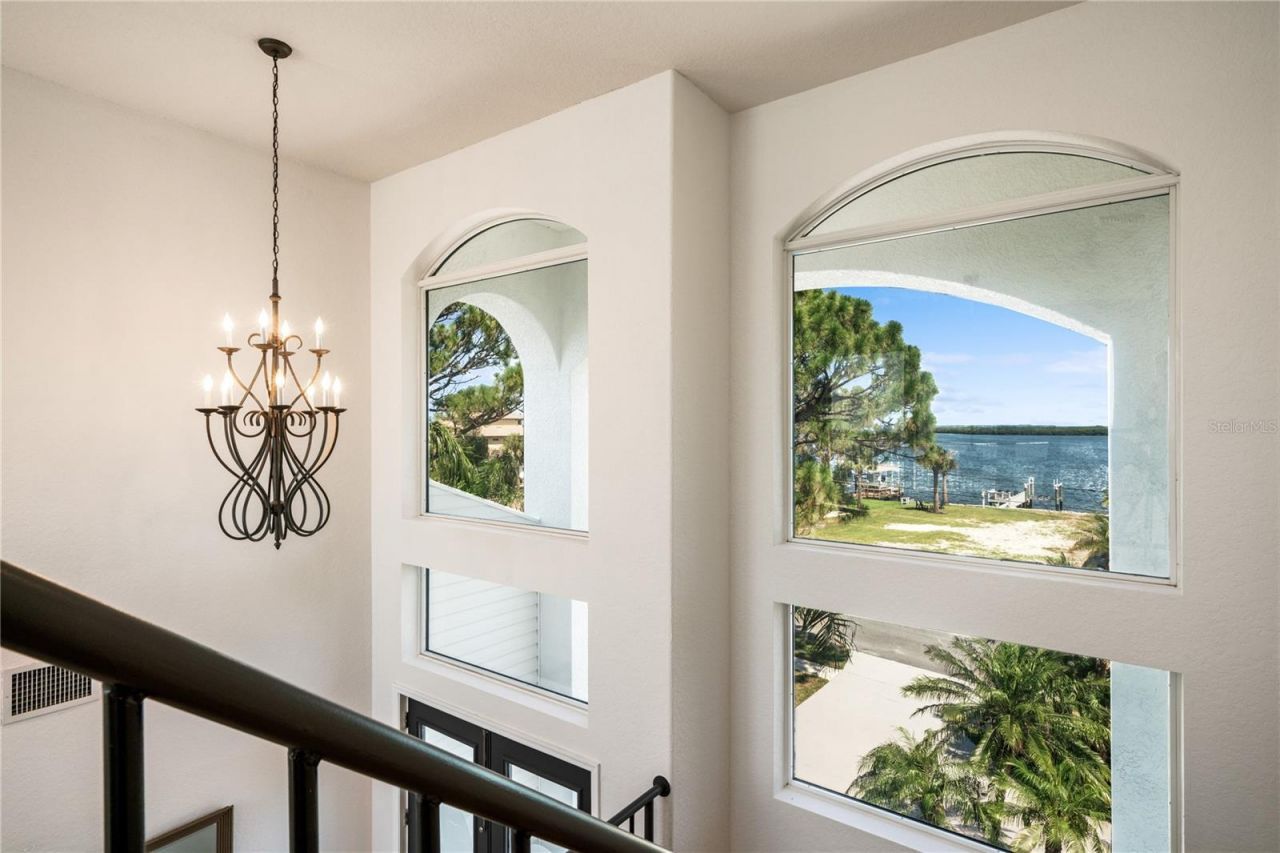 1661 Sea Breeze Drive, Tarpon Springs, FL 34689 Photo