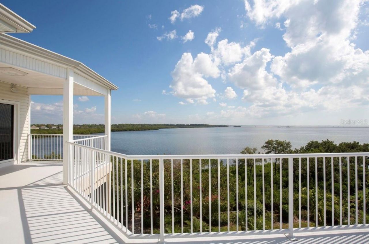 1661 Sea Breeze Drive, Tarpon Springs, FL 34689 Photo