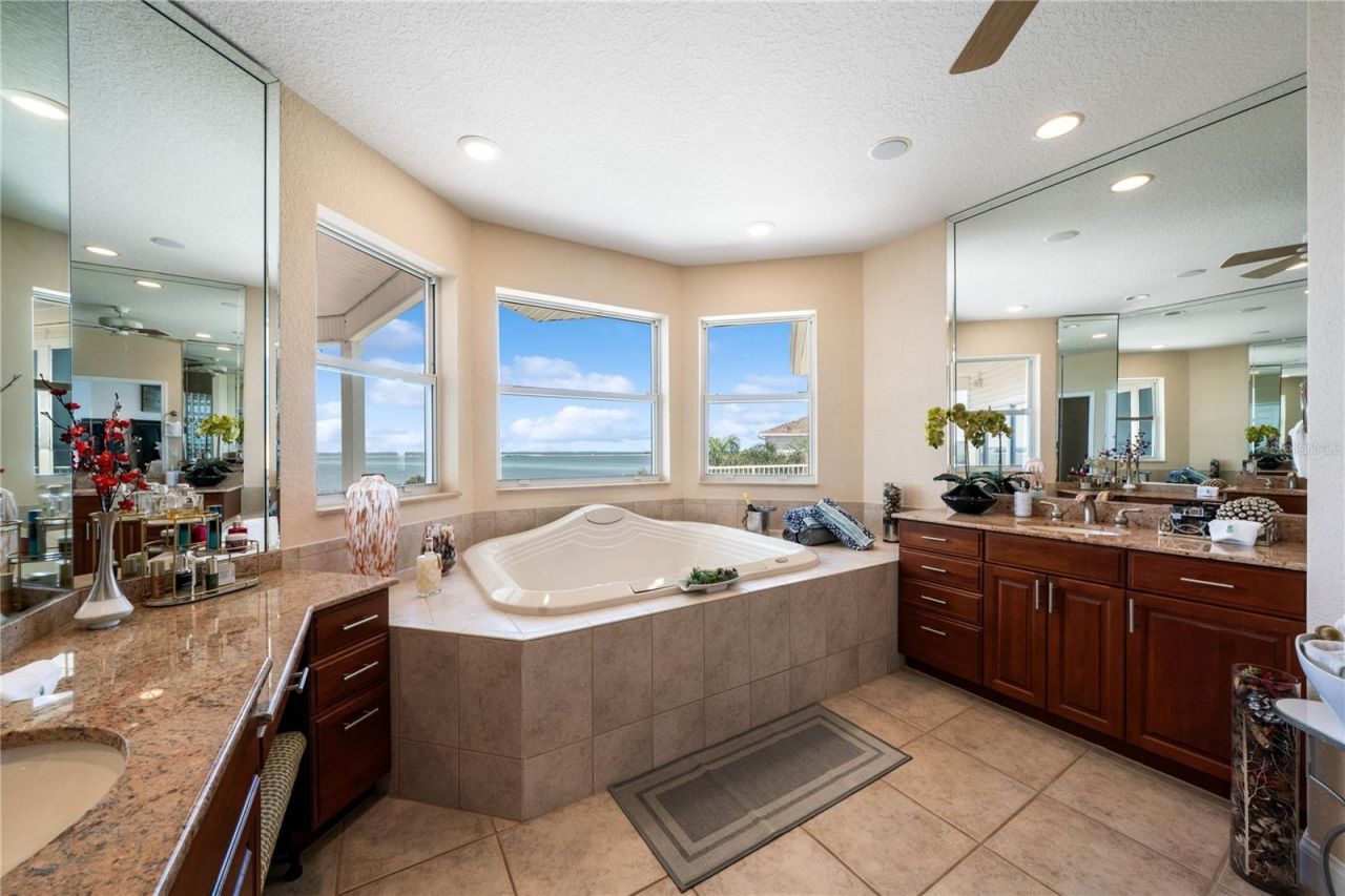 1661 Sea Breeze Drive, Tarpon Springs, FL 34689 Photo