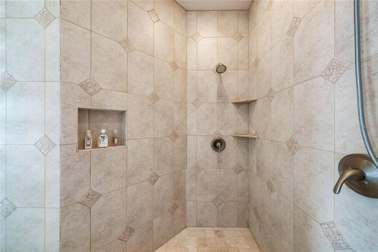 1661 Sea Breeze Drive, Tarpon Springs, FL 34689 Photo