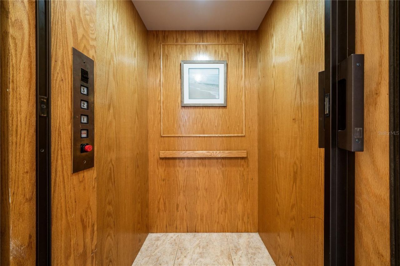 1661 Sea Breeze Drive, Tarpon Springs, FL 34689 Photo