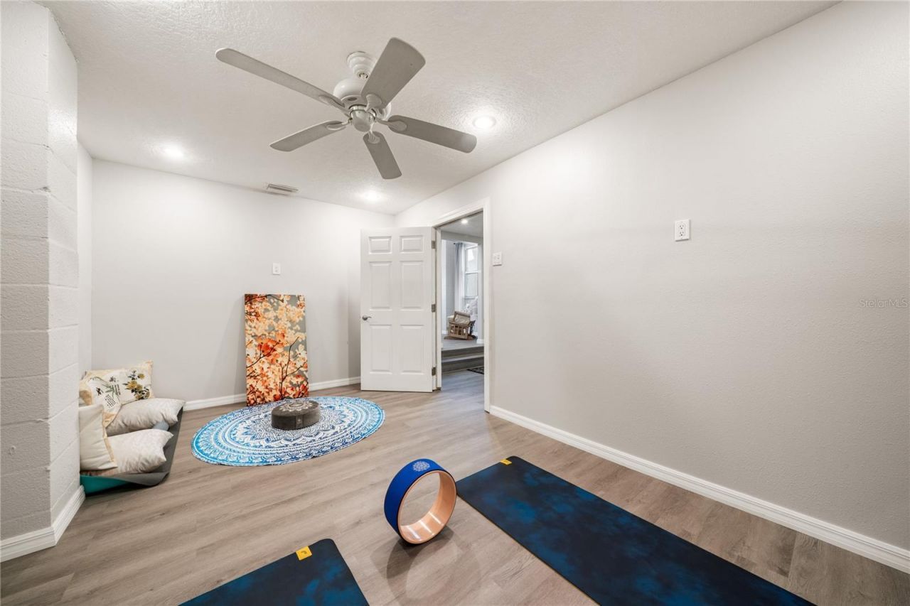 1661 Sea Breeze Drive, Tarpon Springs, FL 34689 Photo