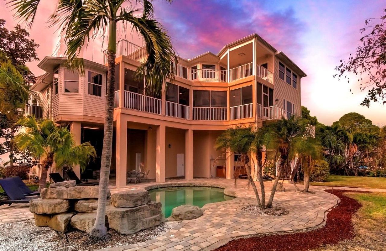 1661 Sea Breeze Drive, Tarpon Springs, FL 34689 Photo