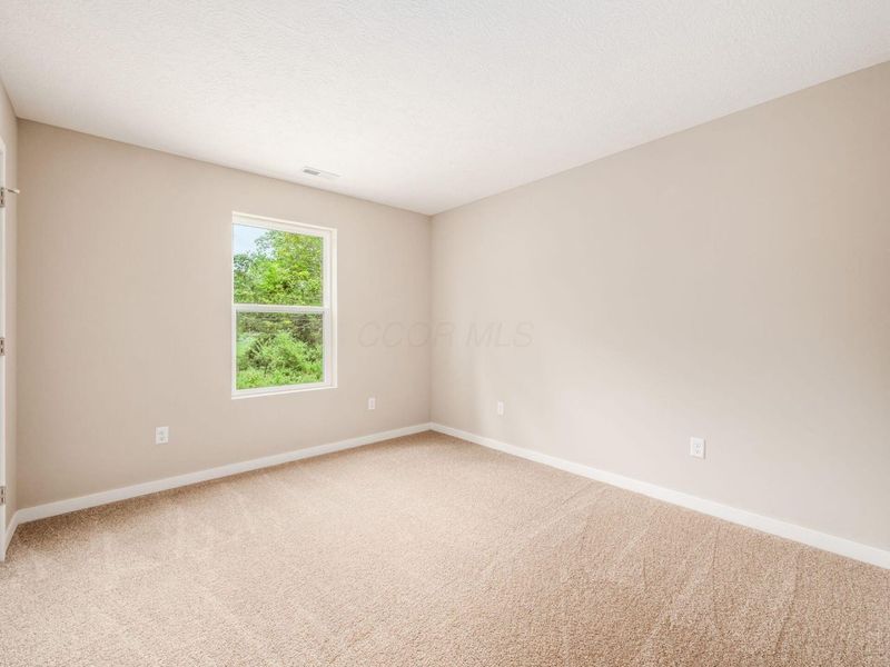 429 Postle Boulevard, Columbus, OH 43228 Photo 24