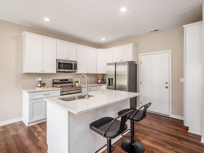 429 Postle Boulevard, Columbus, OH 43228 Photo 8