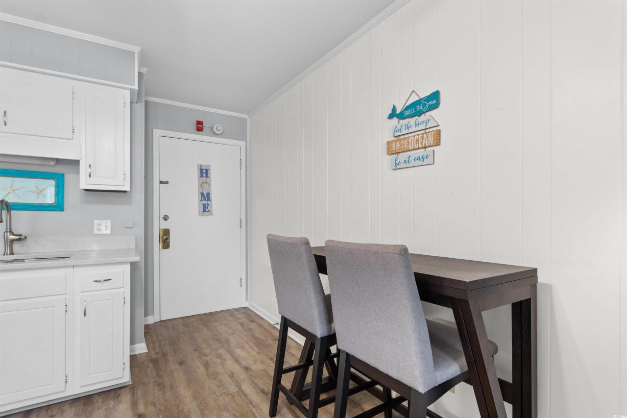 401 N Hillside Dr. Photo 3