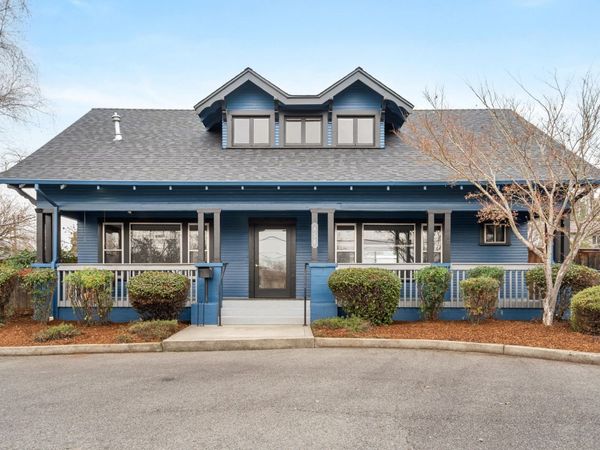 858 NE A Street, Grants Pass, OR 97526