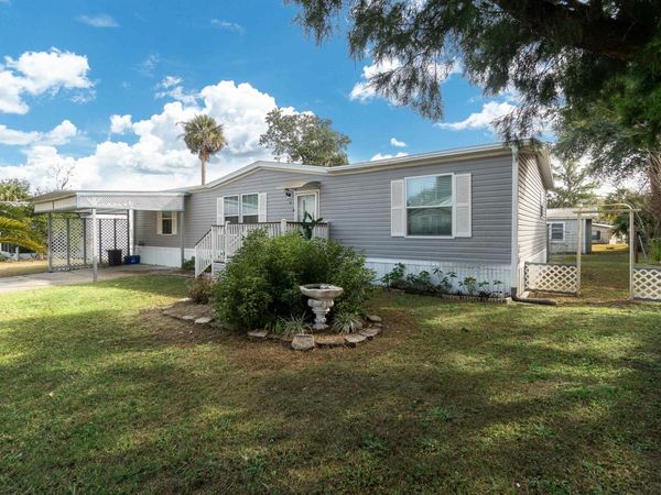 102 Pine Lake Dr, Satsuma, FL 32189