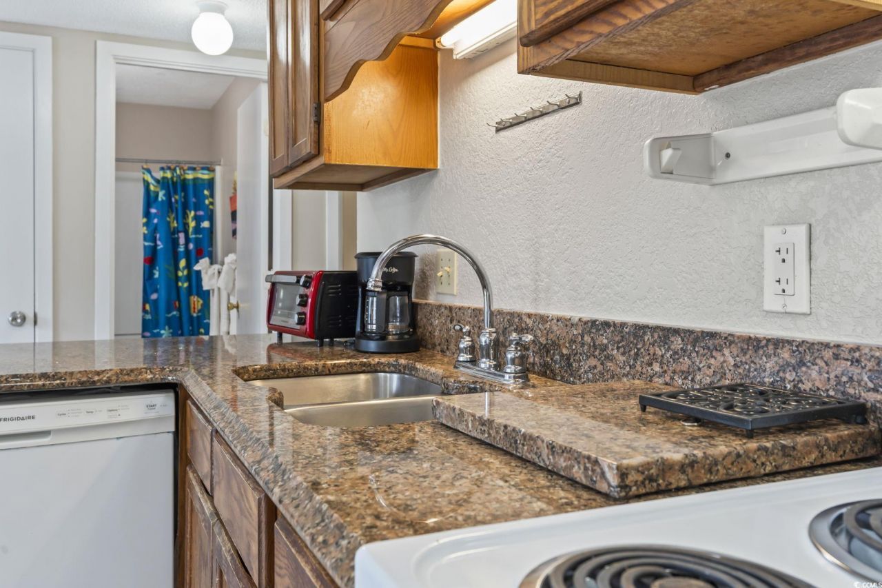 5905 S Kings Hwy. Photo 22