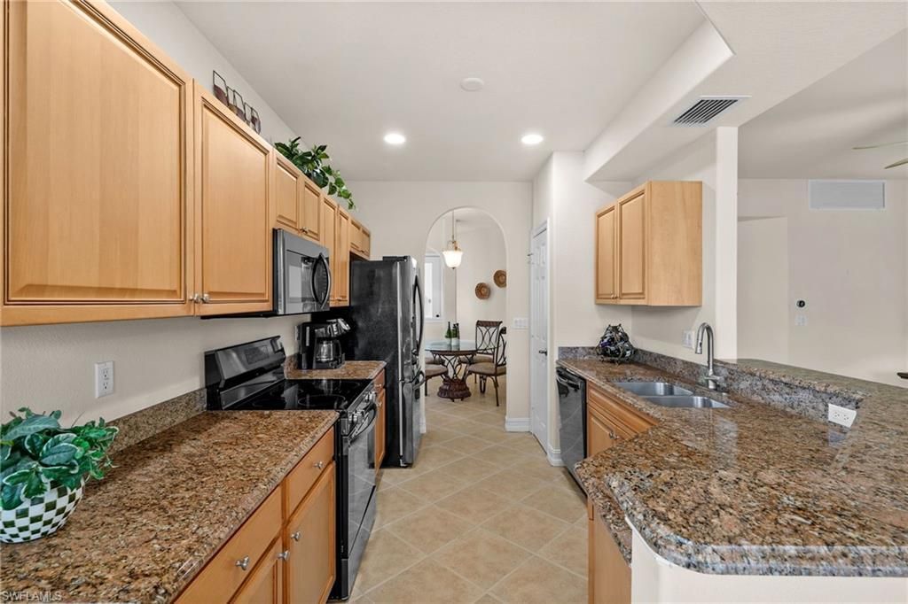 5626 Cape Harbour Dr, Unit 102, Cape Coral, FL 33914 Photo