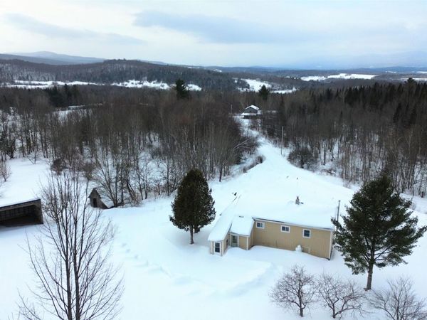 374 Browns Hill Road, Newport Town, VT 05857