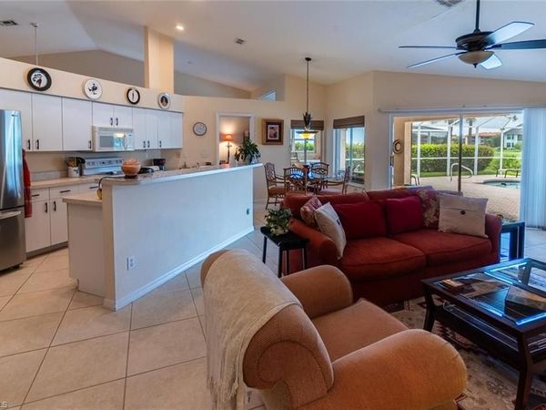 458 Countryside DR, NAPLES, FL 34104
