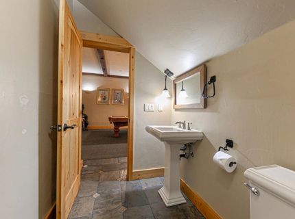 14070 Alder Creek Road, Truckee, CA 96161 Photo