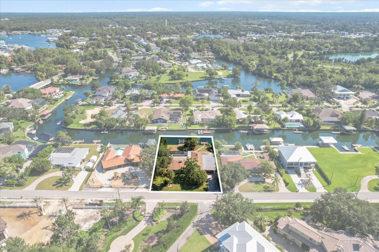 827 SW Kings Bay Drive, Crystal River, FL 34429 Photo