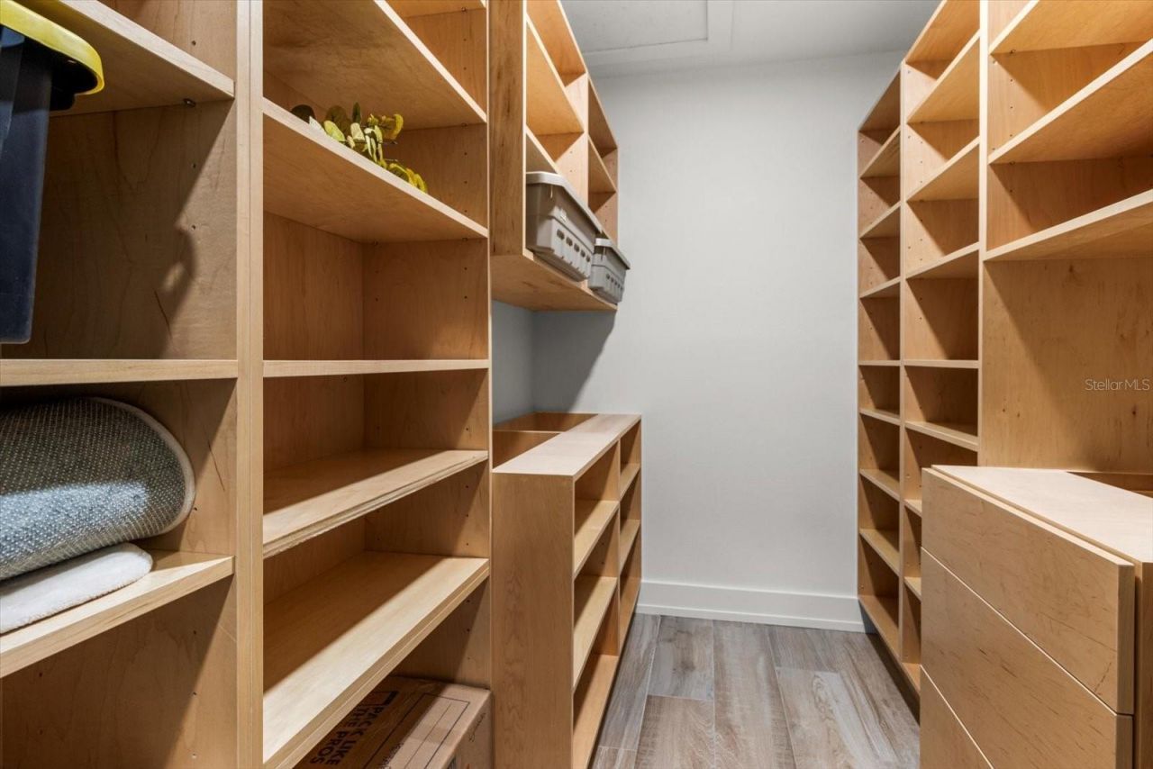 827 SW Kings Bay Drive, Crystal River, FL 34429 Photo