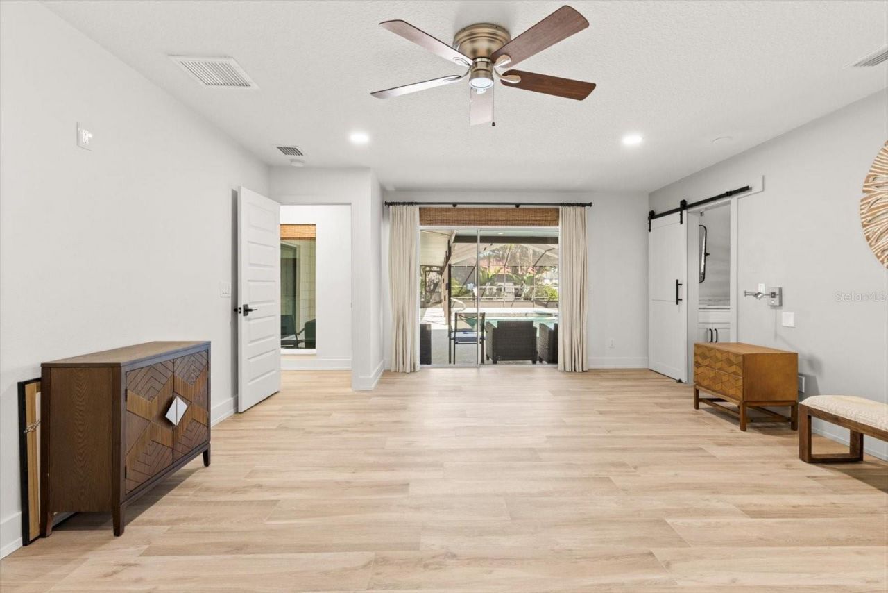 827 SW Kings Bay Drive, Crystal River, FL 34429 Photo