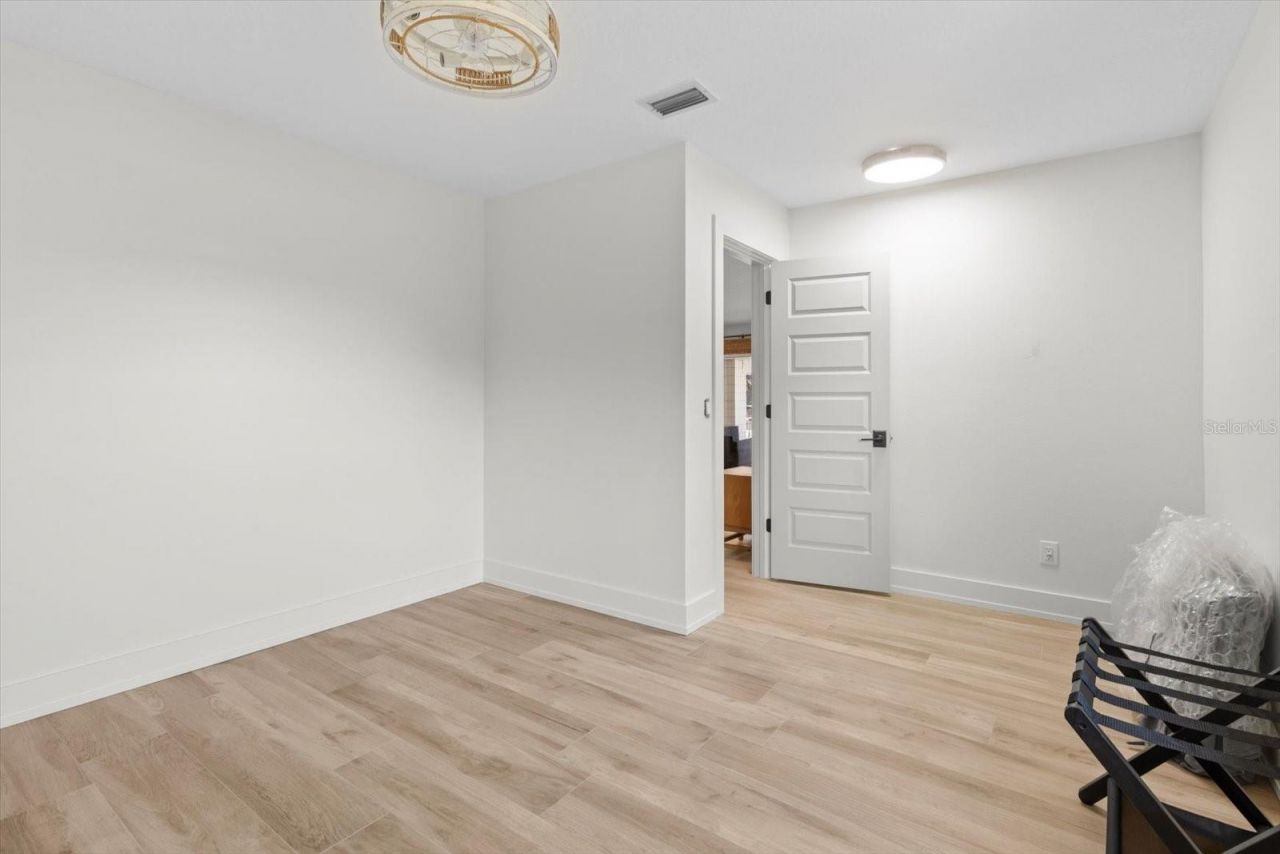 827 SW Kings Bay Drive, Crystal River, FL 34429 Photo