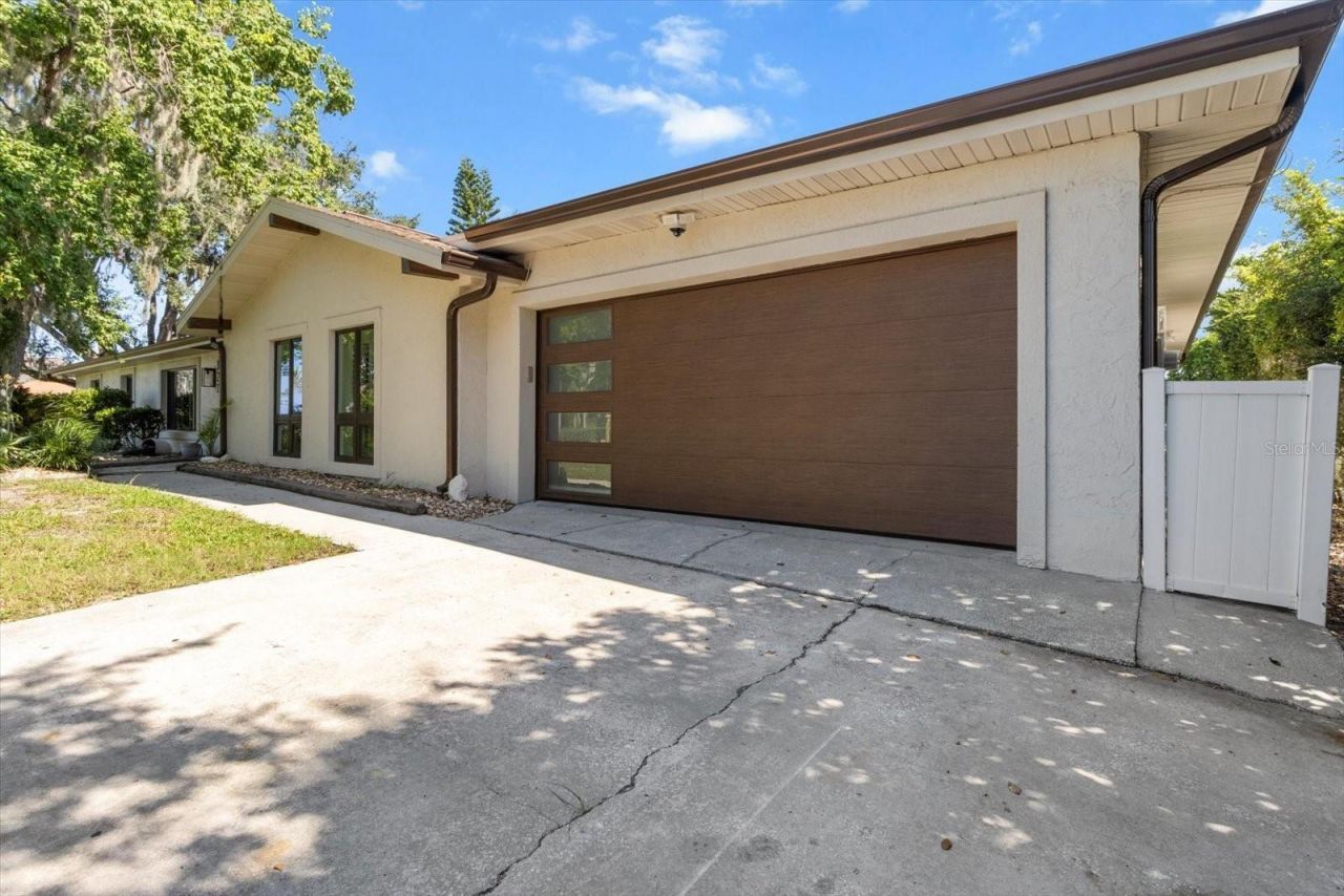 827 SW Kings Bay Drive, Crystal River, FL 34429 Photo