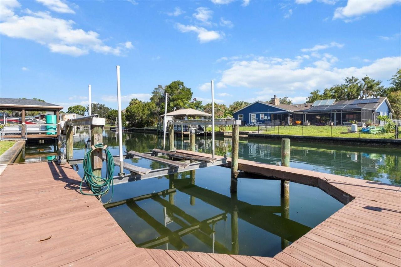 827 SW Kings Bay Drive, Crystal River, FL 34429 Photo