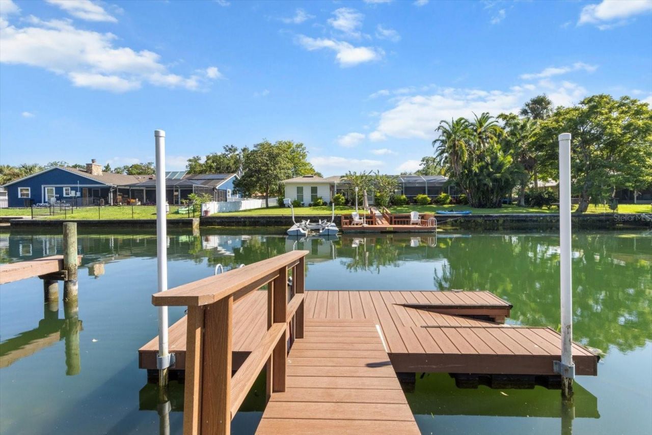 827 SW Kings Bay Drive, Crystal River, FL 34429 Photo