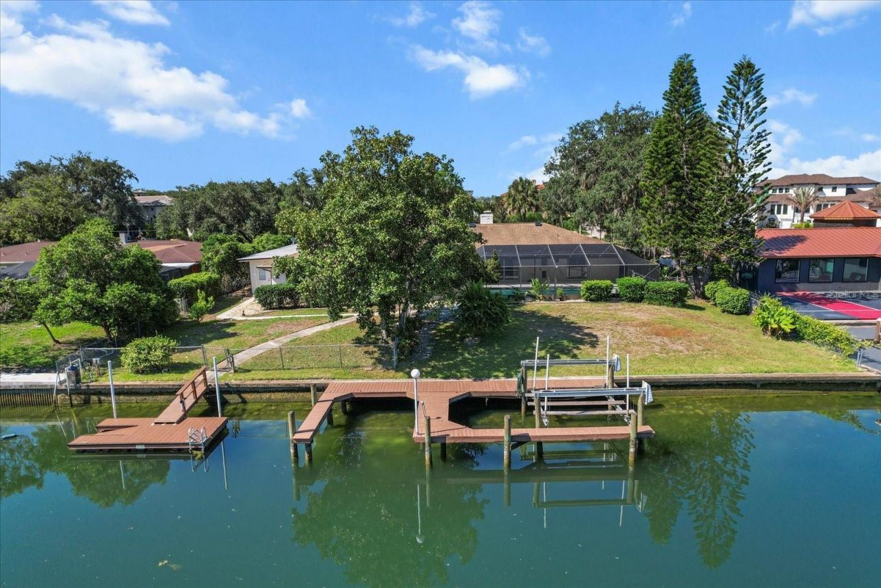 827 SW Kings Bay Drive, Crystal River, FL 34429 Photo