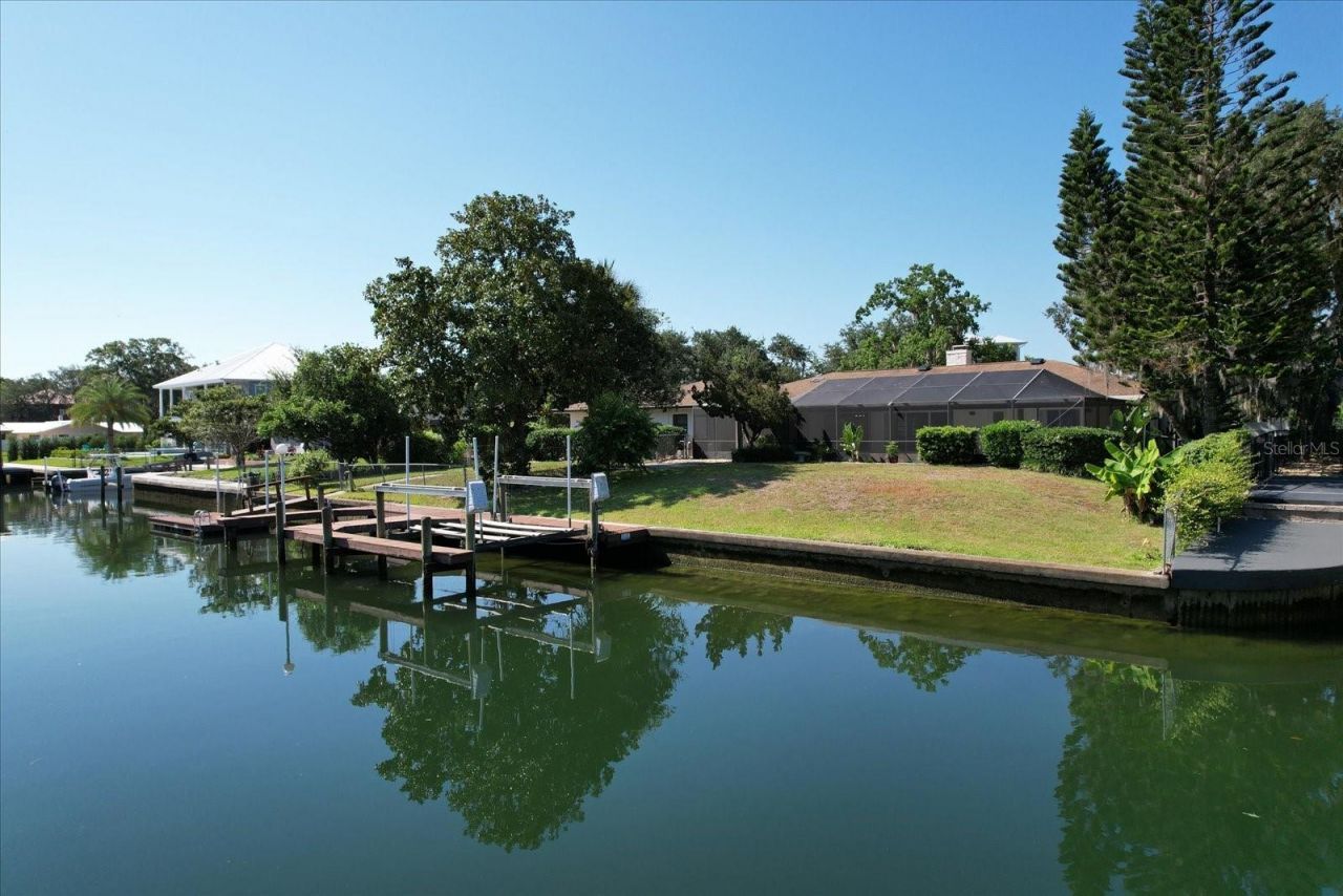 827 SW Kings Bay Drive, Crystal River, FL 34429 Photo