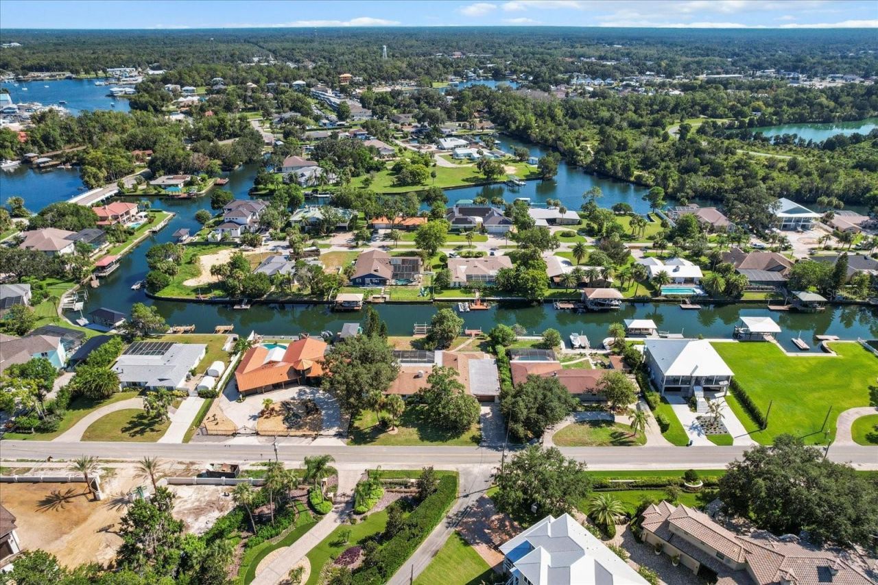 827 SW Kings Bay Drive, Crystal River, FL 34429 Photo