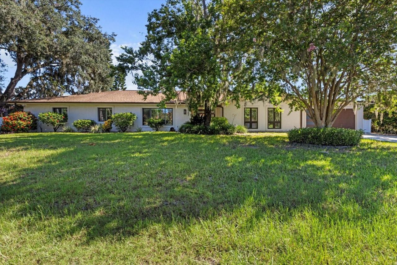 827 SW Kings Bay Drive, Crystal River, FL 34429 Photo