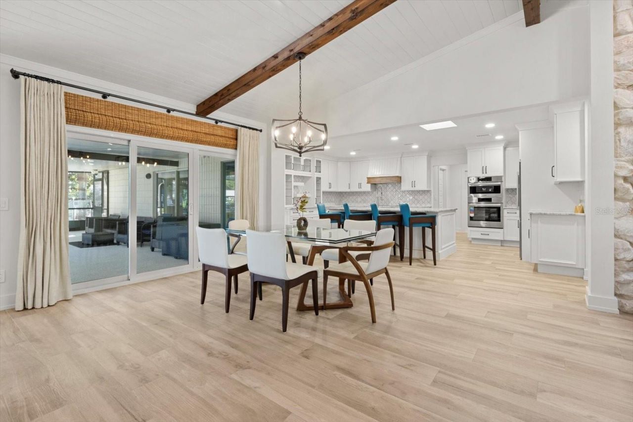 827 SW Kings Bay Drive, Crystal River, FL 34429 Photo