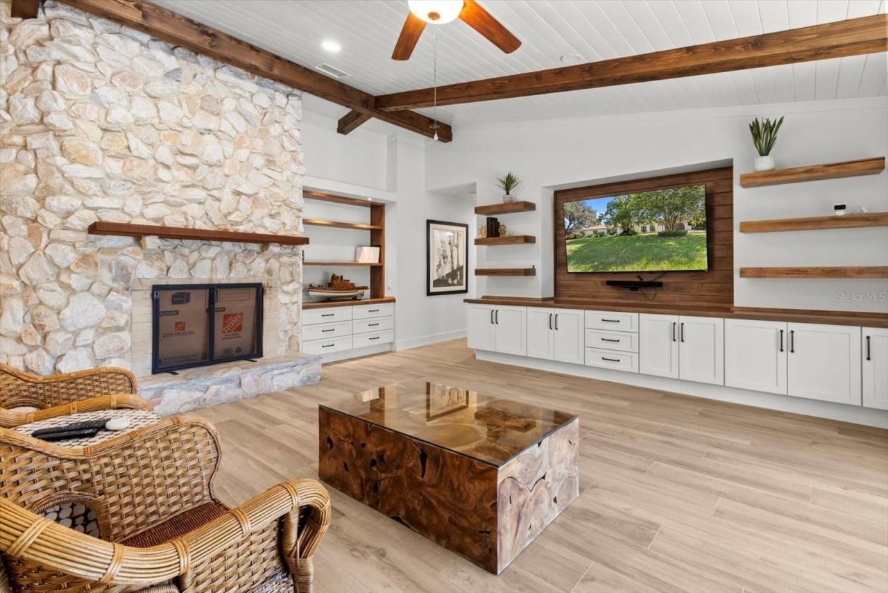 827 SW Kings Bay Drive, Crystal River, FL 34429 Photo