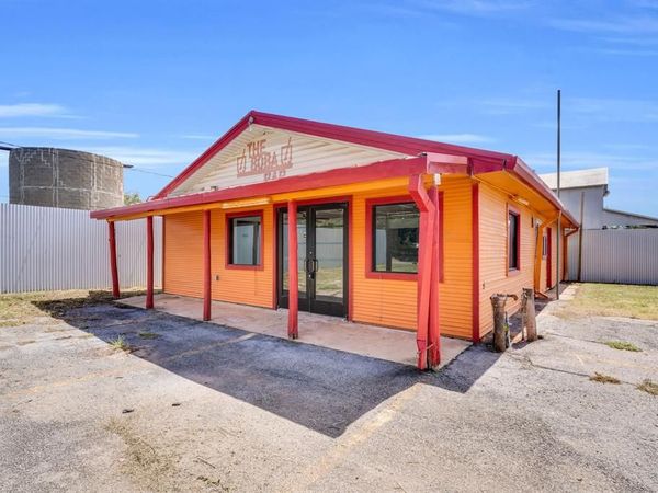 402 N 3rd Street, Wortham, TX 76693