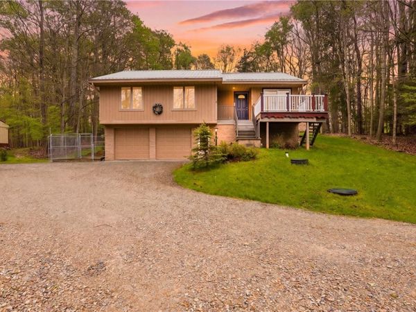 752 Peninsula Drive, Central City, PA 15926