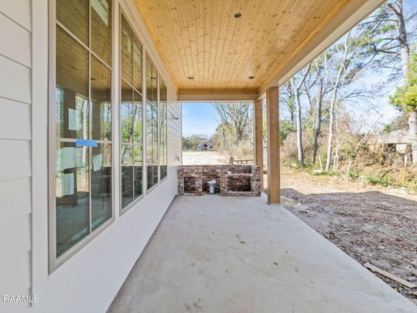 600 Traditions Drive, Lafayette, LA 70508