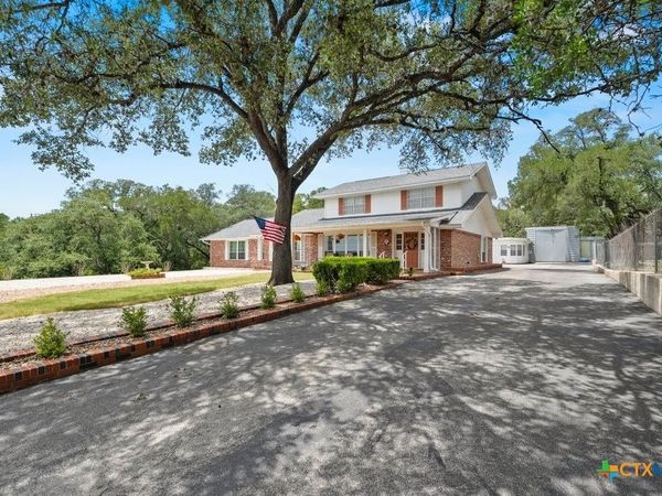 699 Floral Avenue, New Braunfels, TX 78130