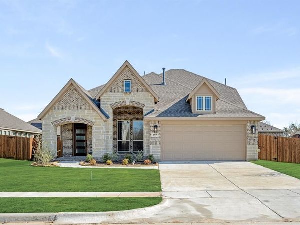 189 Creekside Drive, Sanger, TX 76266