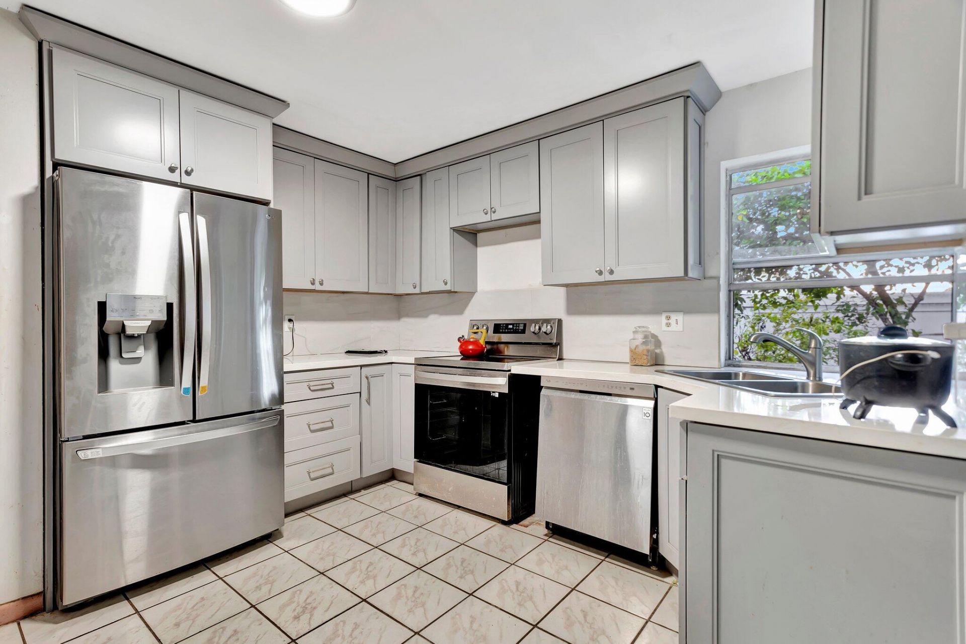 8001 NW 3rd Place, Margate, FL 33063 Photo