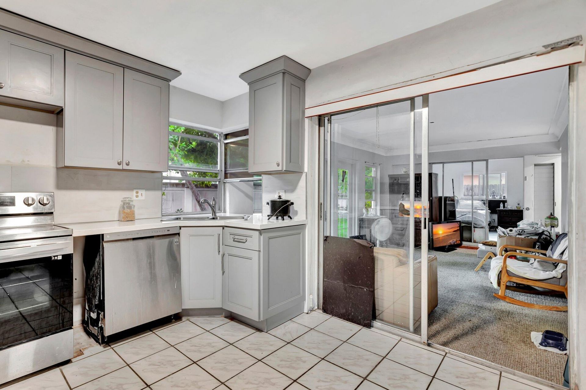 8001 NW 3rd Place, Margate, FL 33063 Photo